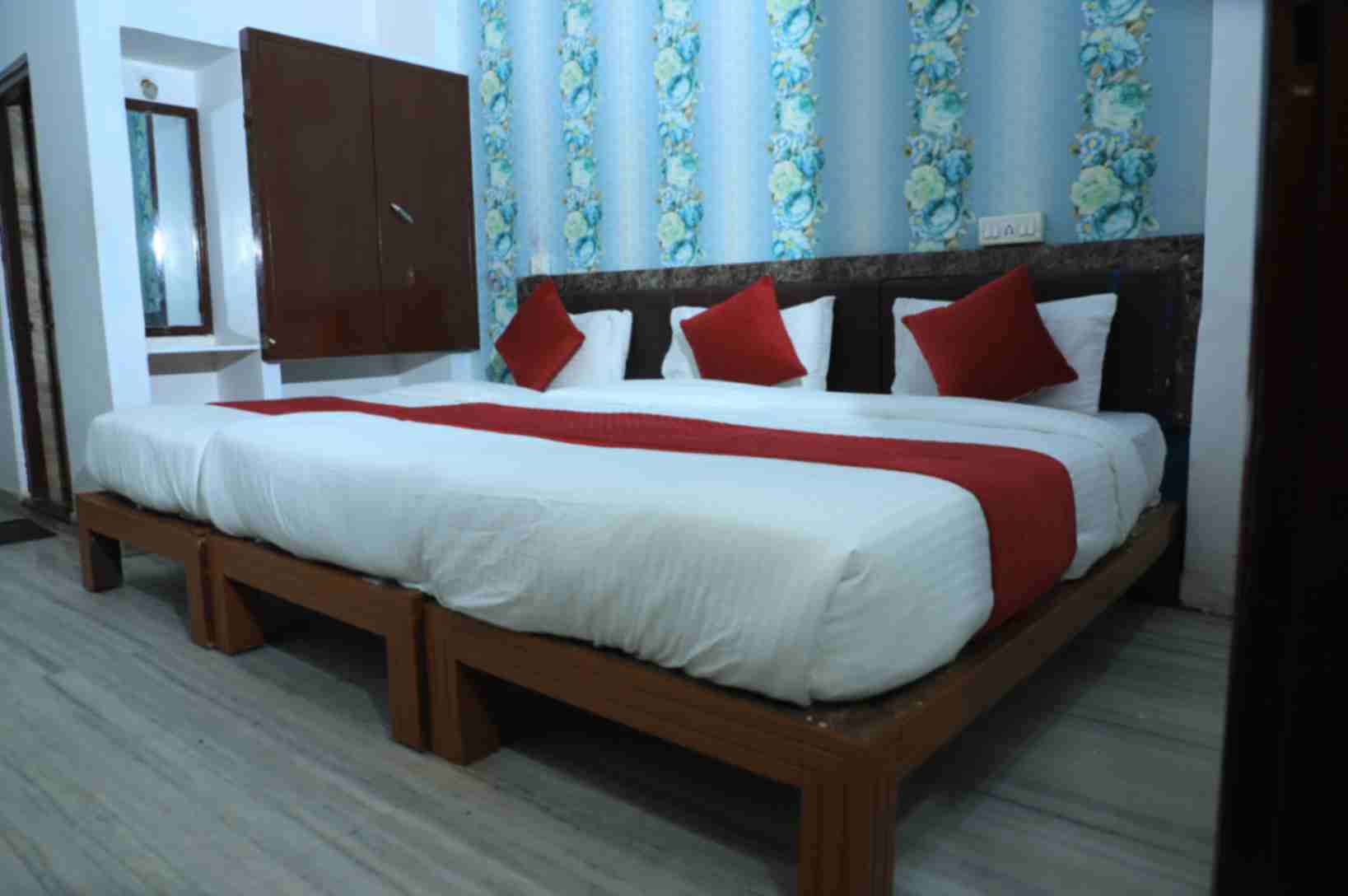 Super Deluxe Room at Royalking Udaipur